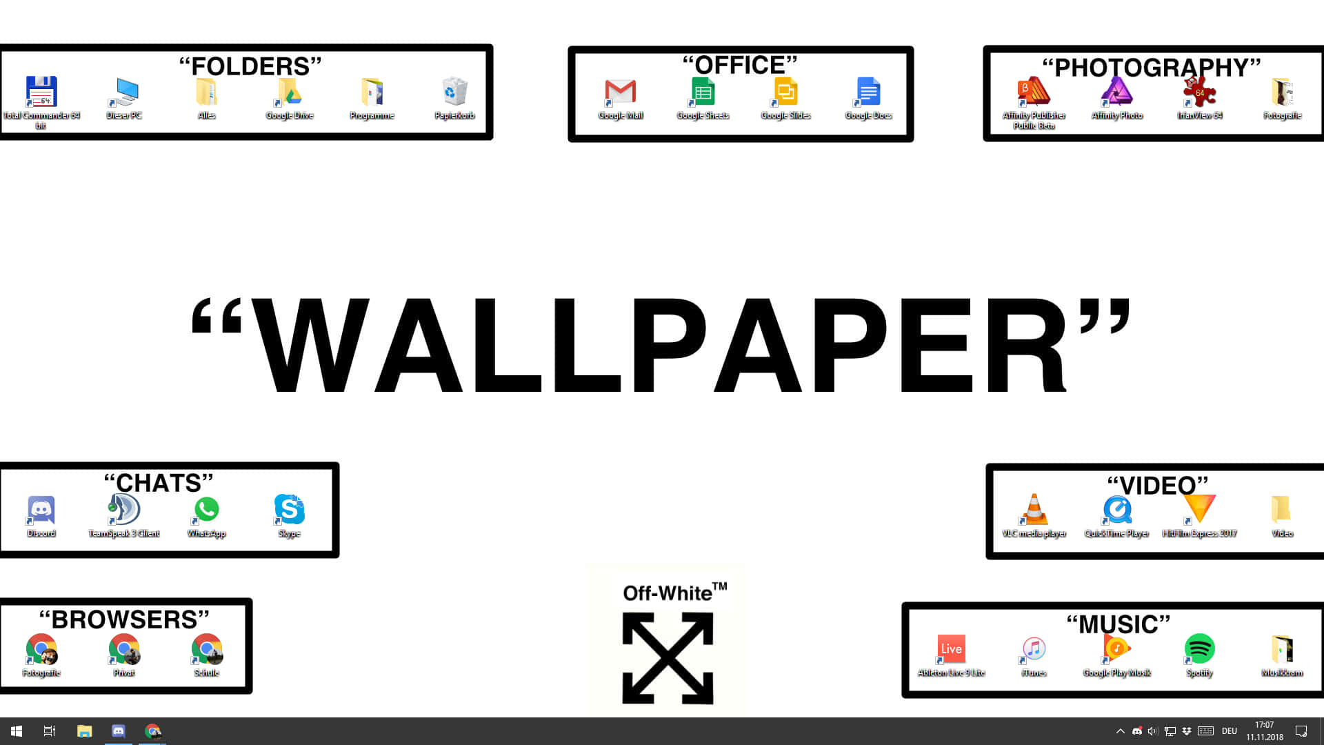 Off White Desktop 桌布 壁紙 — 極簡桌面背景，應用程式資料夾和圖示圍繞粗體置中文字排列。