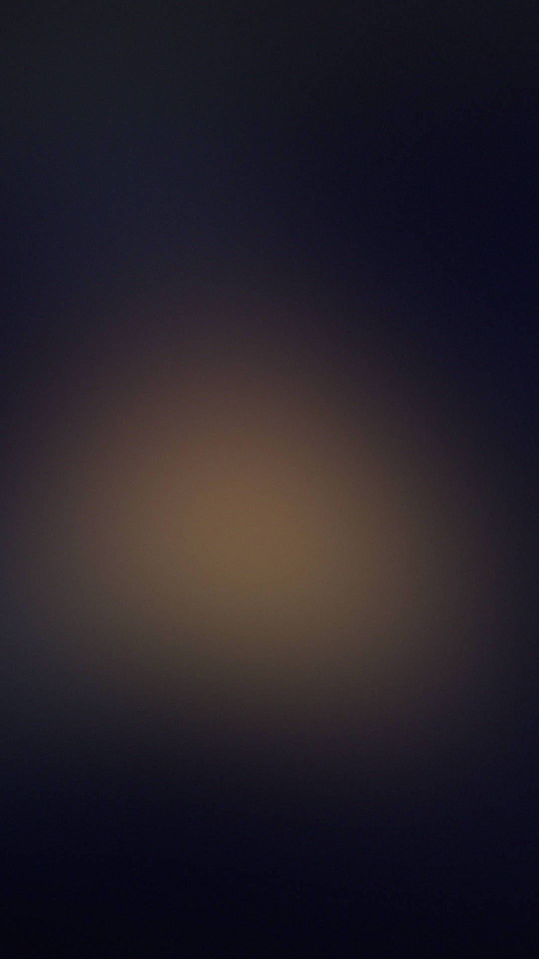 minimal dark iPhone 桌布 壁紙 — 極簡漸變壁紙，從深黑色過渡到中央的暖琥珀色。