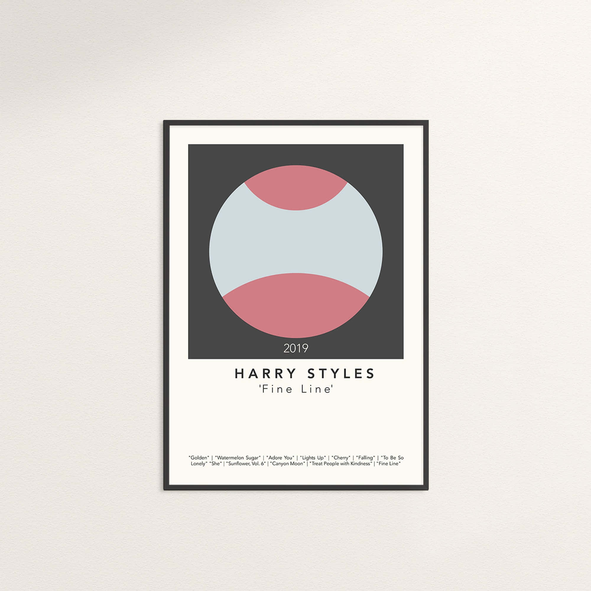 Harry Styles Fine Line 桌布 壁紙 — 極簡風格裱框海報，深灰色背景上有一個幾何圓形，分為粉紅色和淺藍色，展示Harry Styles專輯名稱和歌曲列表。