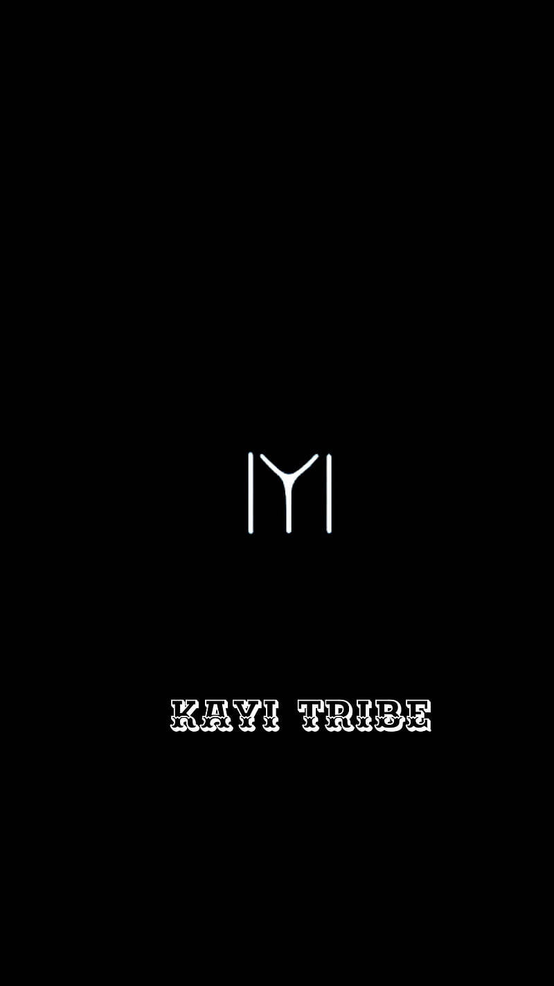 黑色 桌布 壁紙 — 極簡黑色背景，白色部落符號和文字 KAYI TRIBE 垂直居中。