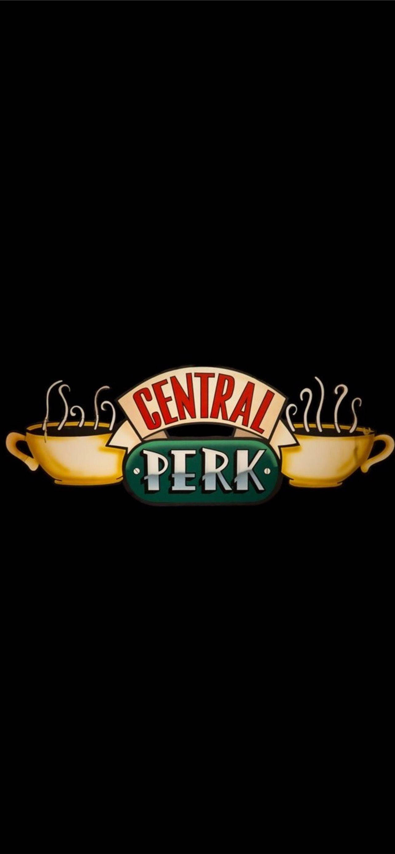 Friends Logo 桌布 壁紙 — 標誌性的Central Perk咖啡店標誌，黑色背景上冒著蒸氣的黃色杯子。