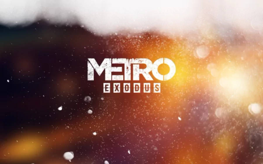 電玩遊戲 桌布 壁紙 — 標題 Metro Exodus 以經風化的白色字體在火橙色和深棕色背景上發光，並帶有漂浮的粒子和柔和的散景燈光。