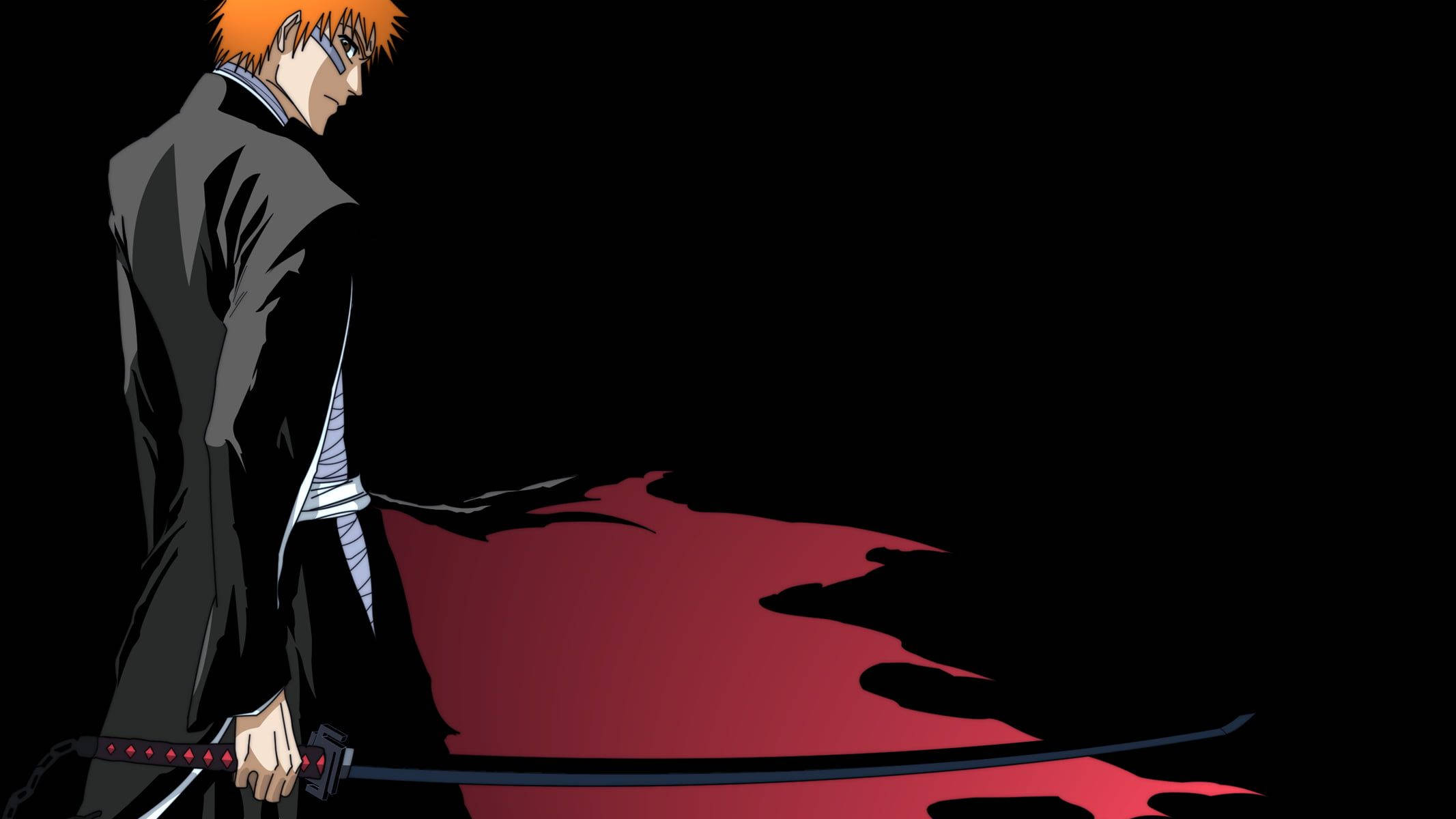 Bleach Ichigo 桌布 壁紙 — 橙色頭髮和劍的動漫角色站在黑暗背景中，下方有紅色液體飛濺。