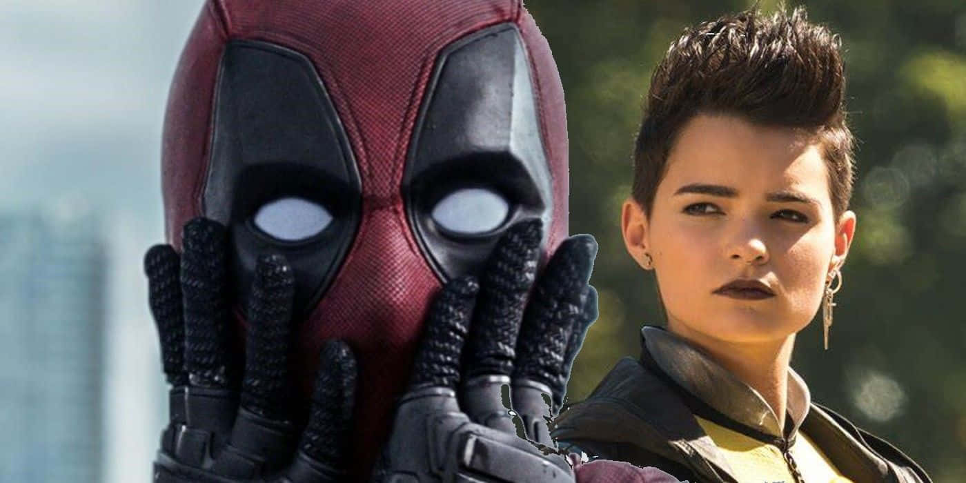 Deadpool And Negasonic Teenage Warhead 桌布 壁紙 — 死侍身穿紅黑戰衣，戴手套的雙手遮臉，旁邊是一位短黑髮、表情嚴肅的女子。