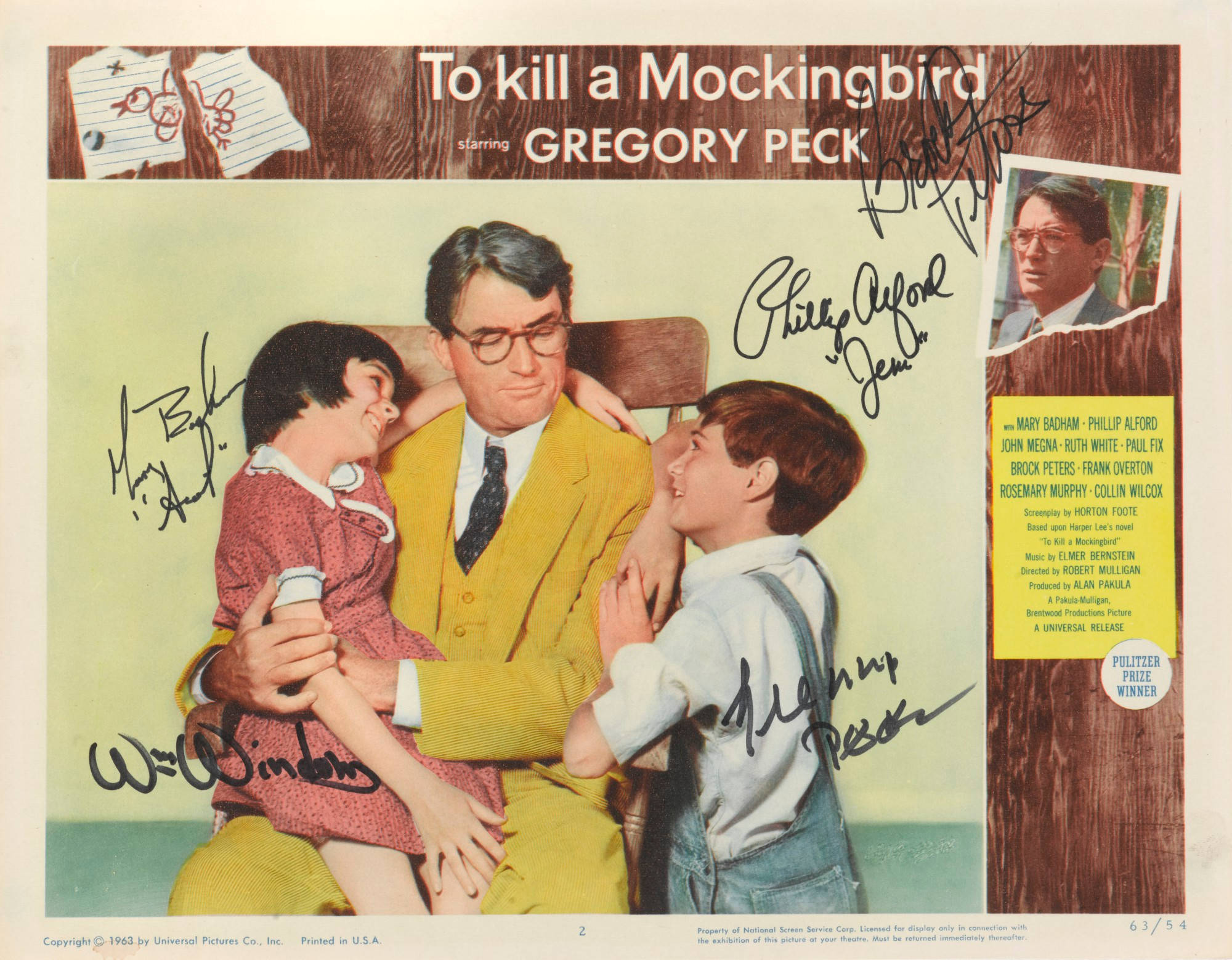 poster 桌布 壁紙 — 《殺死一隻知更鳥》的復古電影海報， featuring Gregory Peck 與兩個孩子，上面佈滿演員簽名。