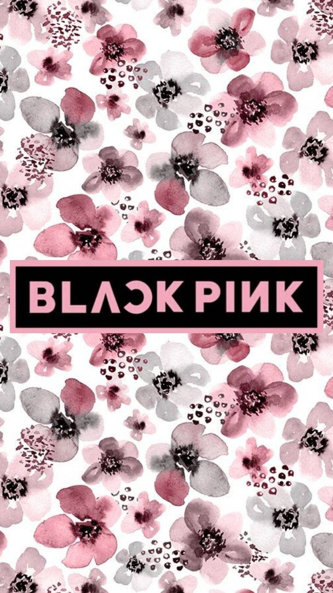 BLACKPINK 桌布 壁紙 — 水彩花卉壁紙，帶有粉紅色和灰色的花朵以及黑粉色的文字橫幅。