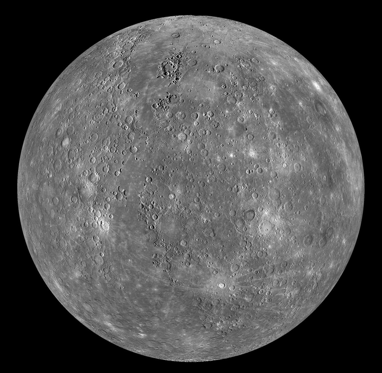 Mercury 桌布 壁紙 — 水星佈滿隕石坑的表面，以黑色太空為背景的詳細灰階視圖。