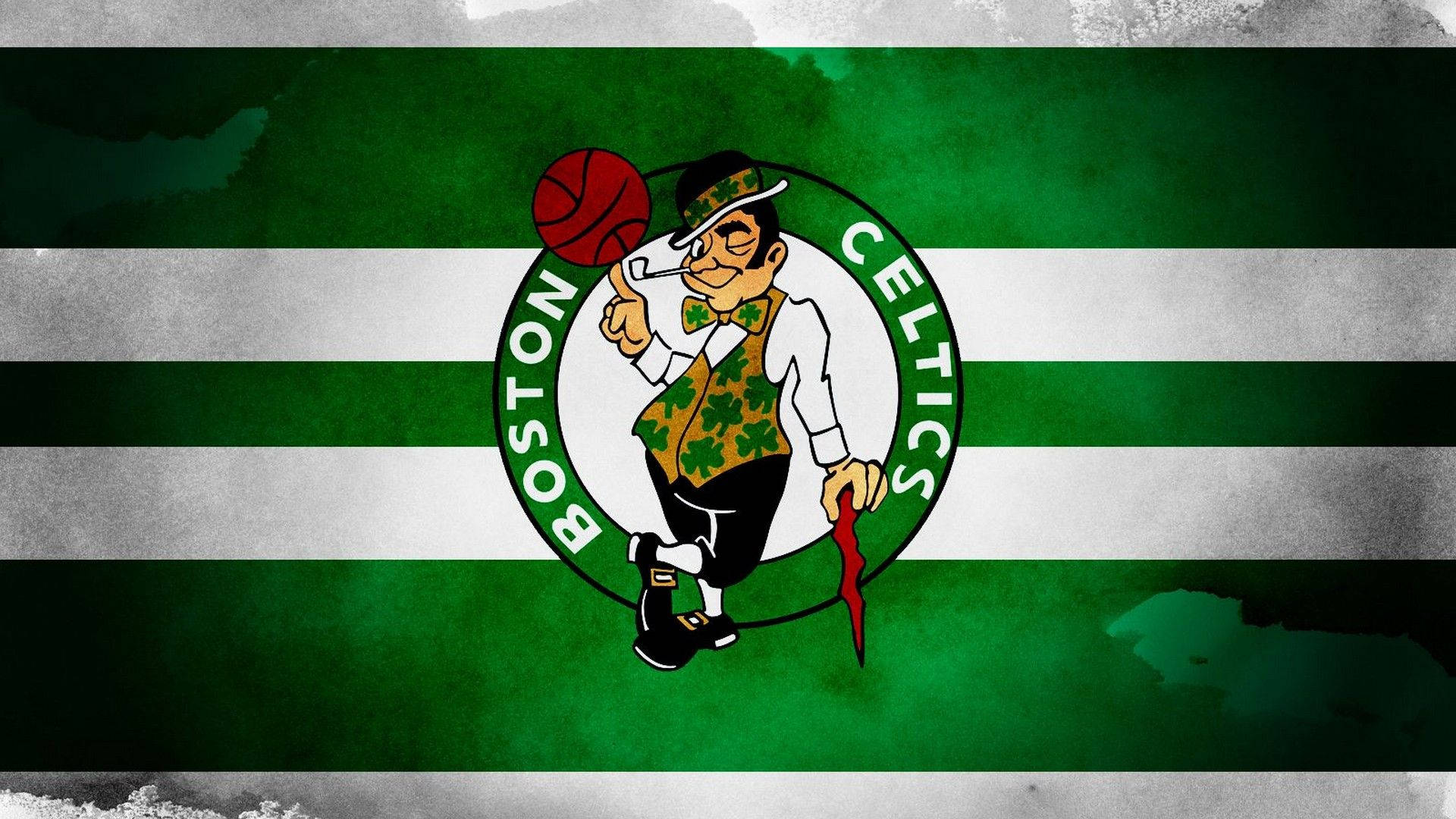 Celtics 桌布 壁紙 — 波士頓塞爾提克隊標誌，小精靈在綠色和白色條紋背景上拿著籃球和劍。