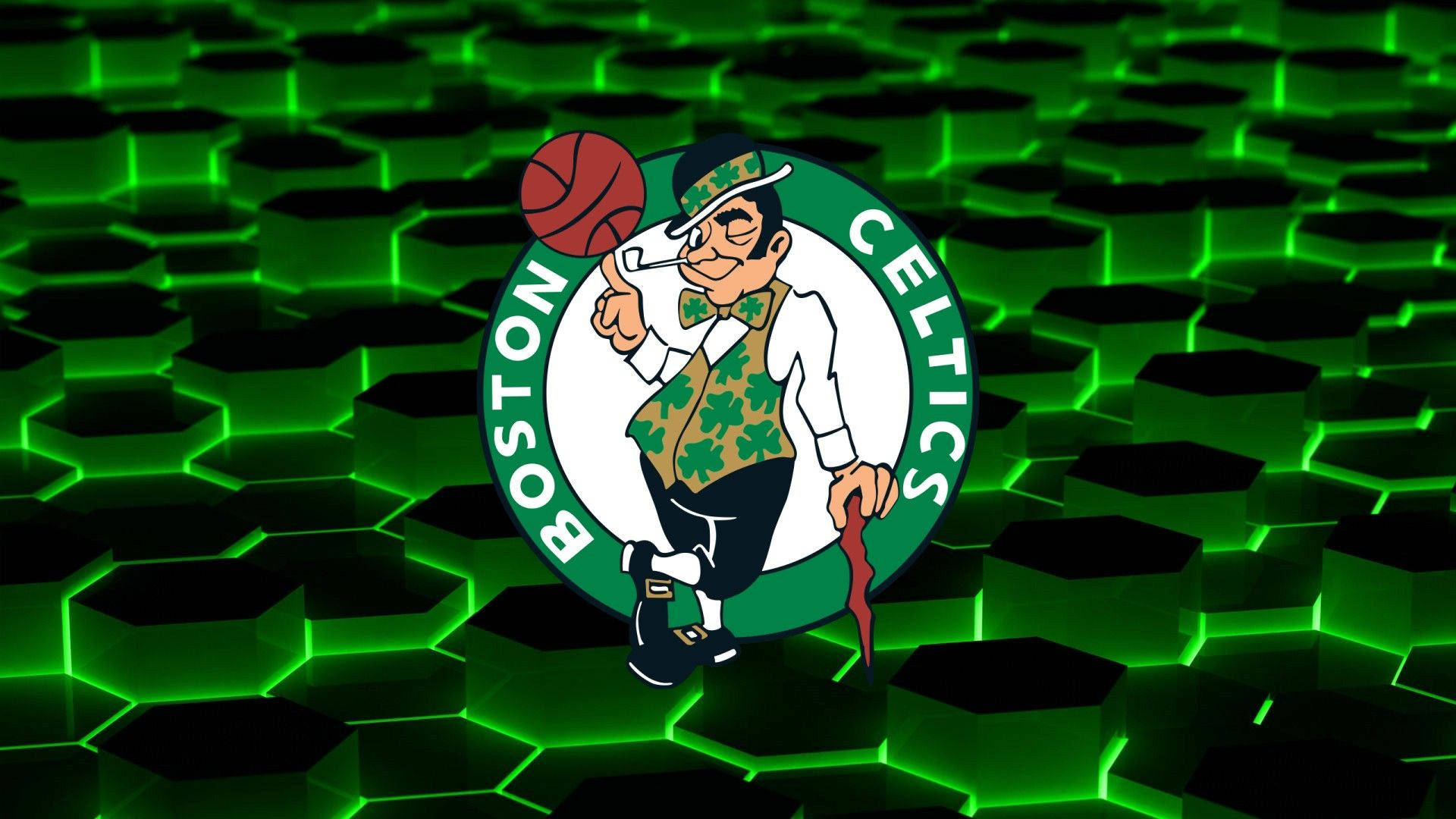 Celtics 桌布 壁紙 — 波士頓塞爾提克隊標誌吉祥物在發光的綠色六邊形網格背景前手持籃球。