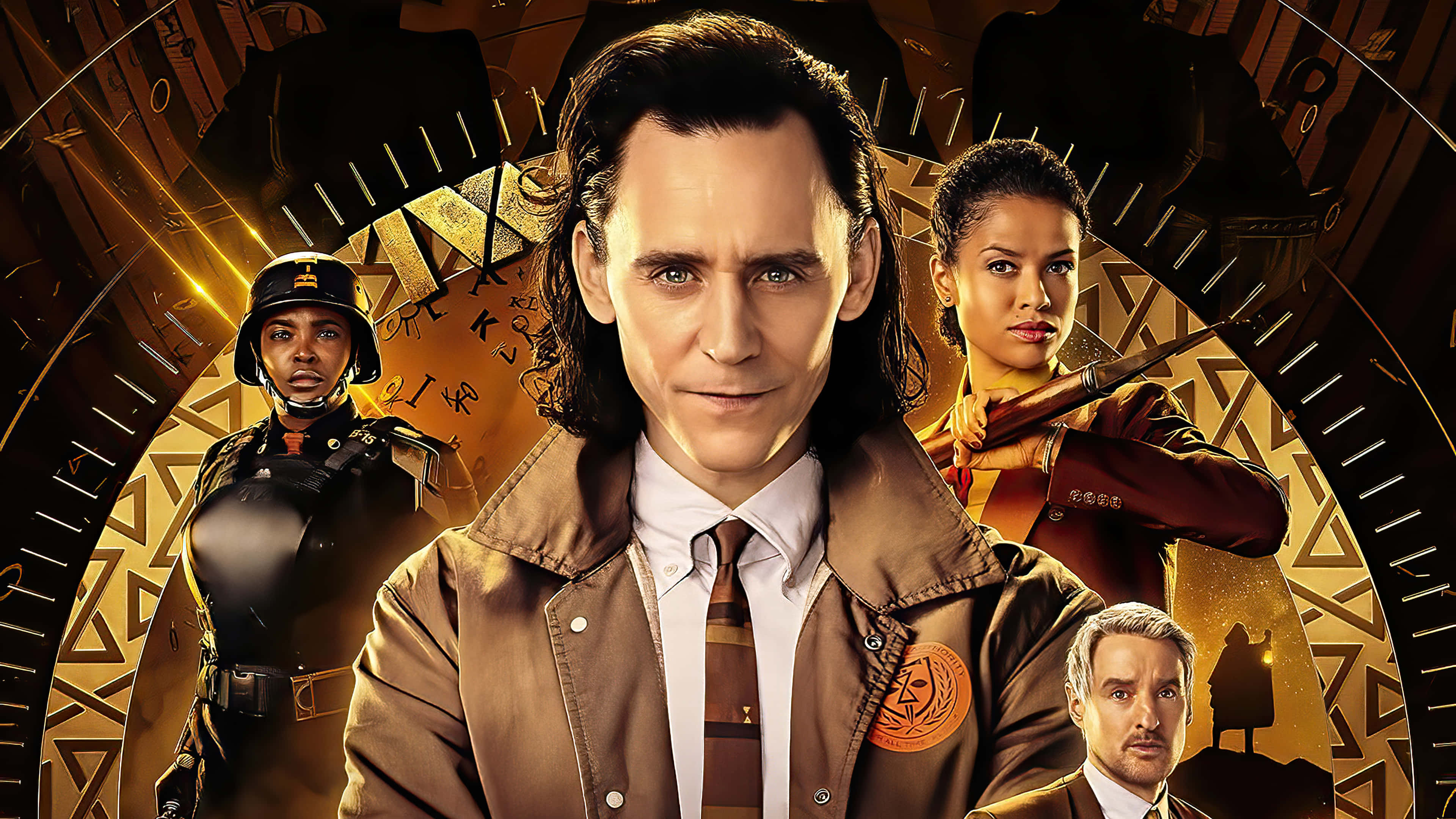 Marvel Loki 桌布 壁紙 — 洛基身穿棕色外套，站在金色鐘錶背景中央，兩側有三個其他角色。
