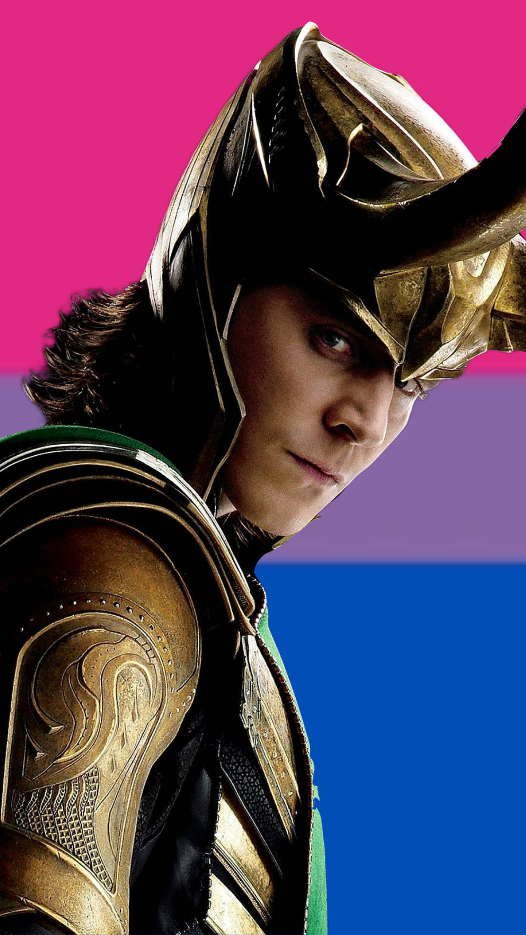 Loki 桌布 壁紙 — 洛基身穿金色盔甲和角盔，在充滿活力的粉紅、紫和藍色漸變背景上的特寫。