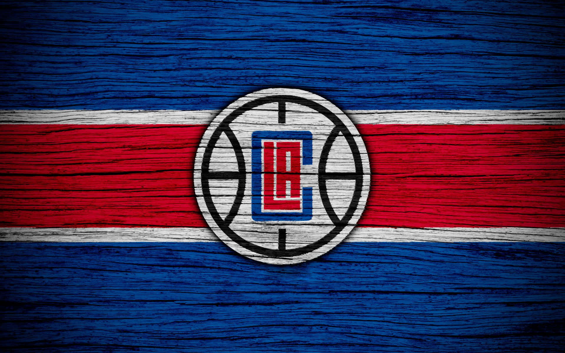NBA 桌布 壁紙 — 洛杉磯快艇隊標誌置中於一個經風化、塗有紅白藍條紋的木質表面上。