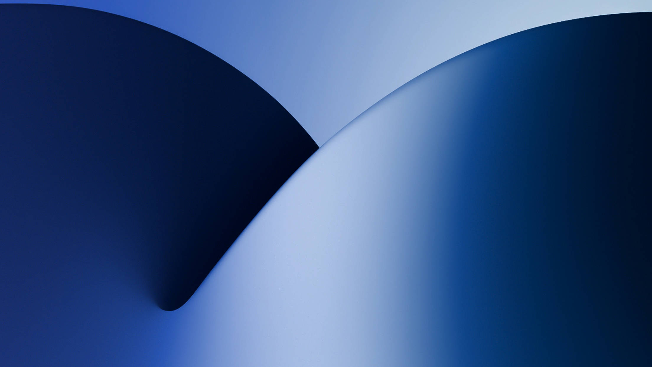 iOS 14 桌布 壁紙 — 流暢的藍色抽象曲線以柔和漸變和溫柔陰影營造出寧靜簡約的構圖。