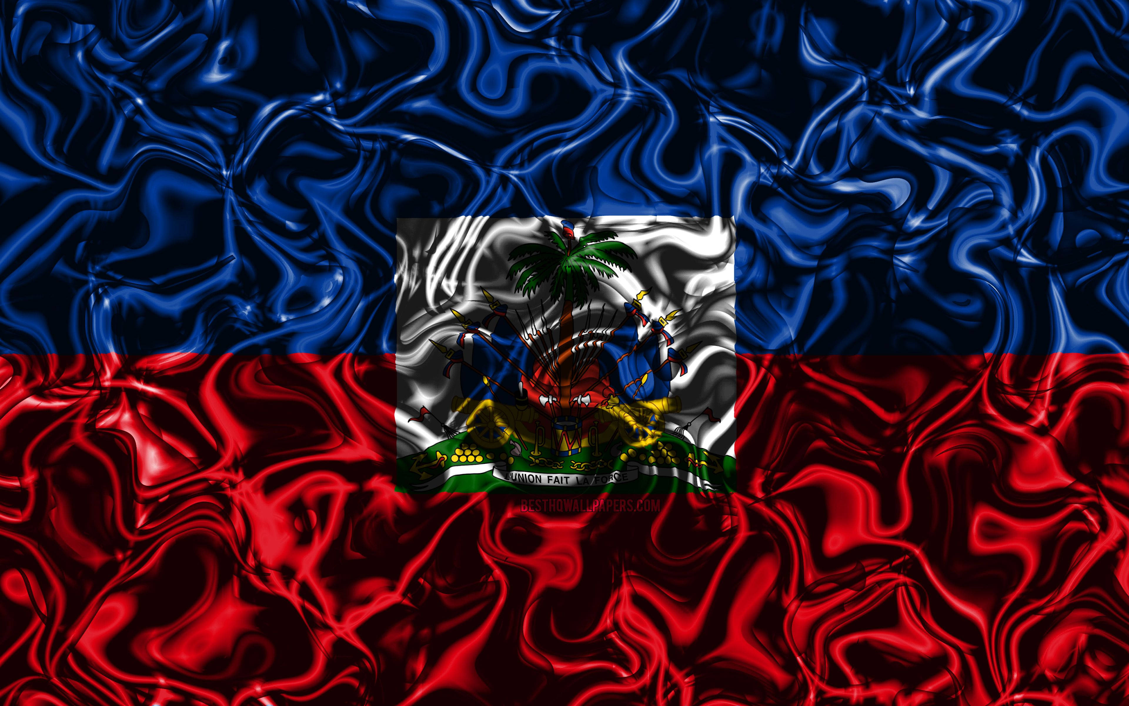 Haiti 桌布 壁紙 — 海地國旗在深藍色和鮮紅色的光澤、波浪狀布料中飄揚，中央有棕櫚樹和交叉大炮的標誌。