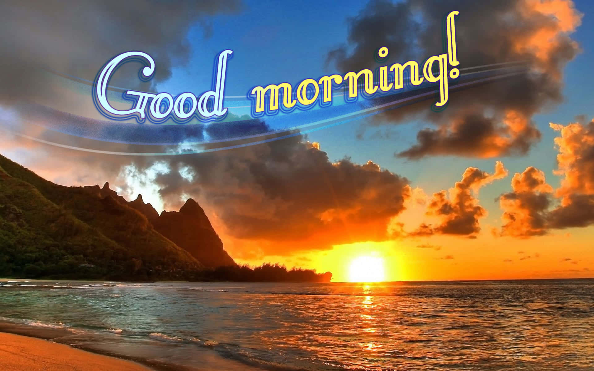 Morning 桌布 壁紙 — 海洋上的日出，金色光線反射在波浪和背景的山脈上，帶有「早安！」文字疊加。