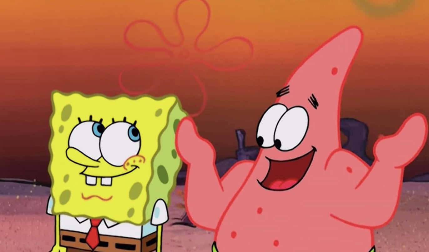 Spongebob Characters 桌布 壁紙 — 海綿寶寶和派大星在溫暖的日落天空和珊瑚輪廓前愉快地揮手。