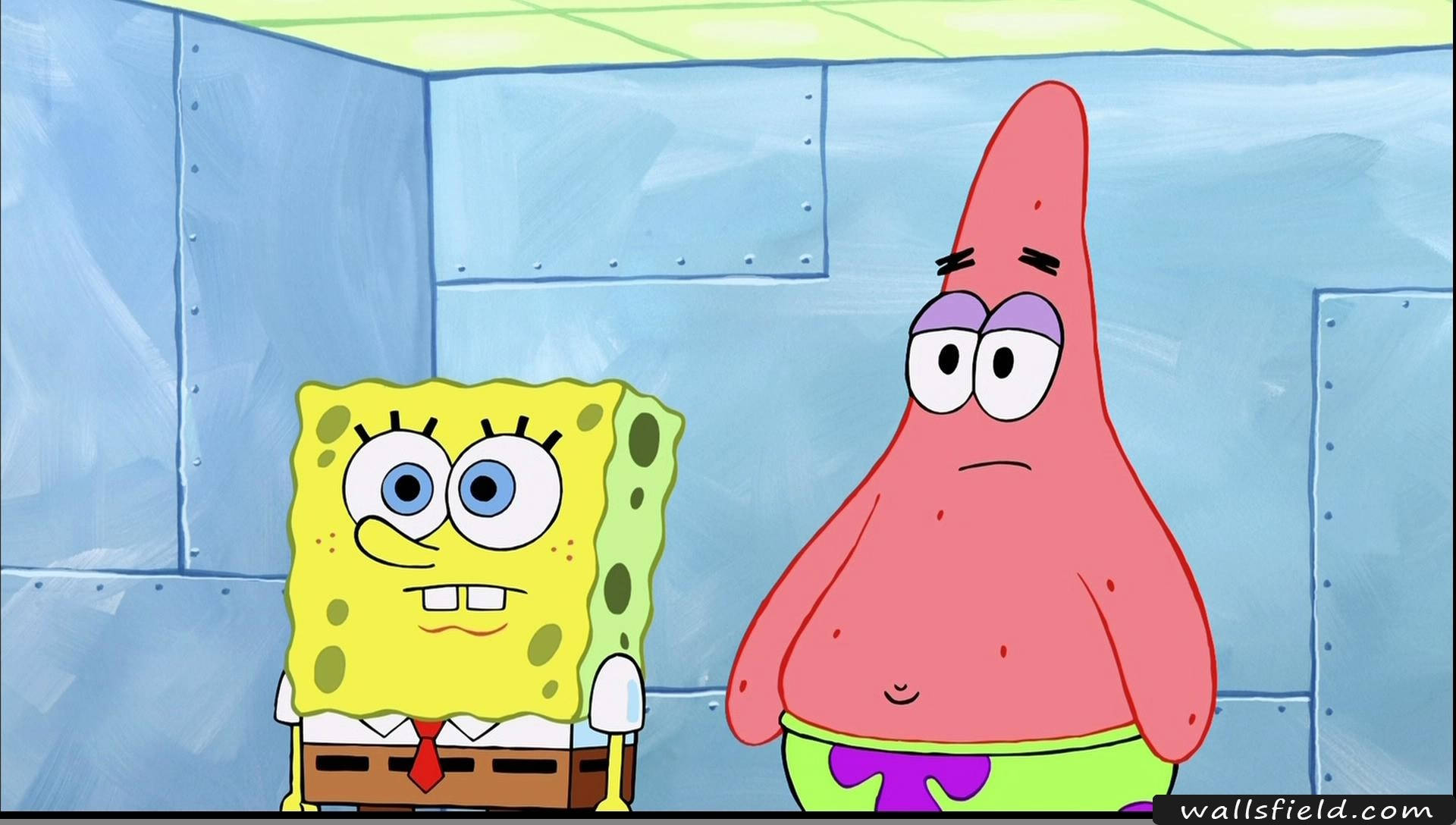 spongebob squarepants 桌布 壁紙 — 海綿寶寶和派大星在藍色磁磚房間裡並肩站立，表情既擔憂又愉快。