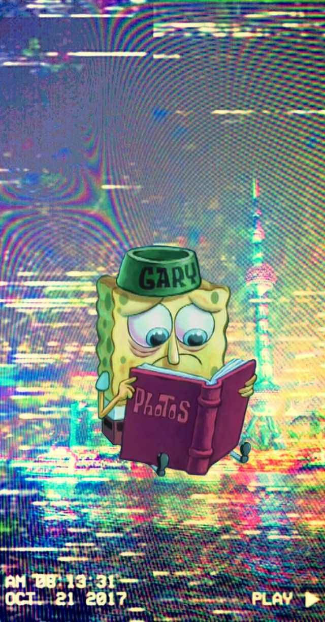 迷幻美學 桌布 壁紙 — 海綿寶寶戴著「GARY」帽子，在帶有故障效果的多彩背景和塔樓前，閱讀一本名為「PHOTOS」的書。