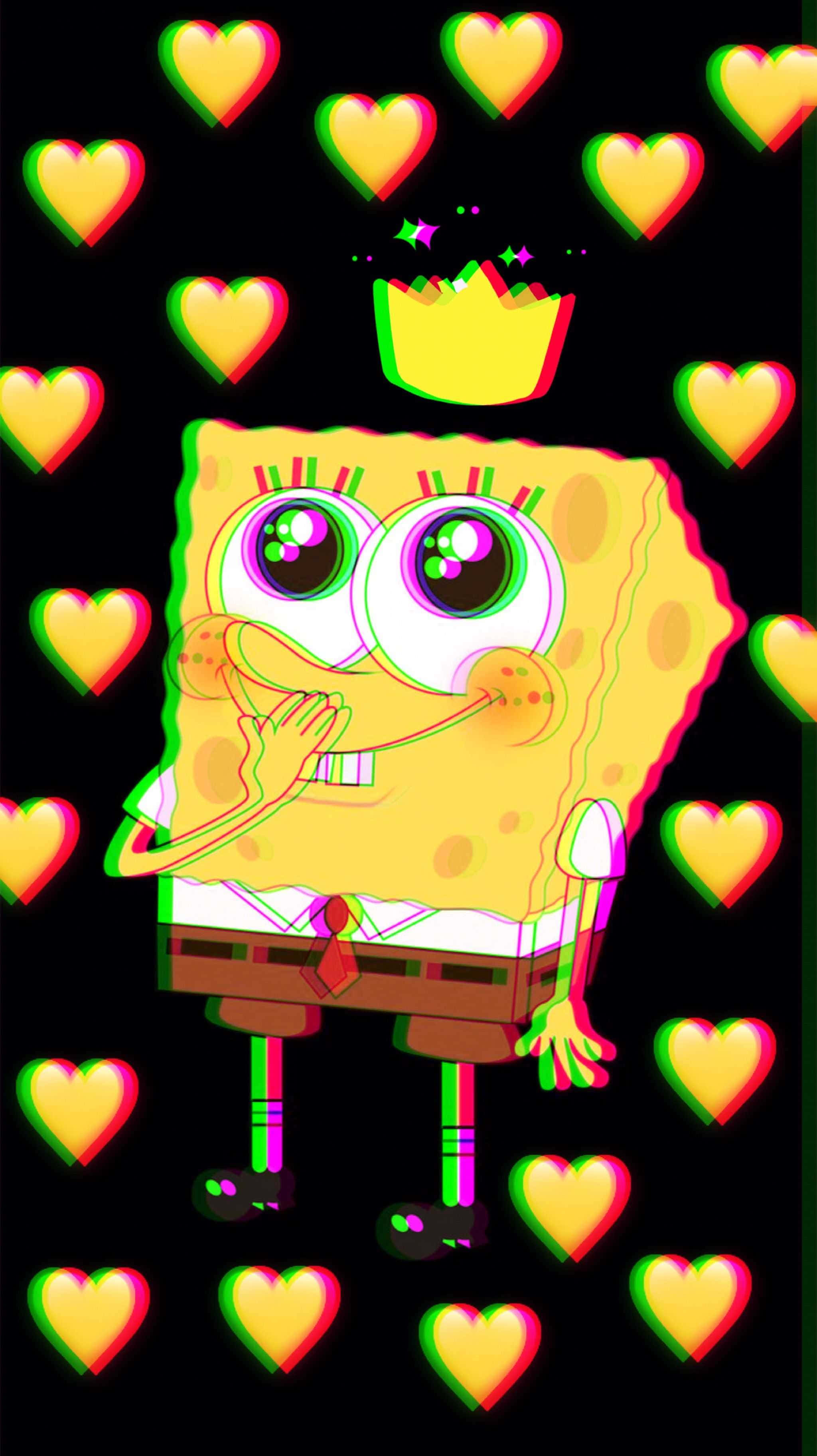 Spongebob Face 桌布 壁紙 — 海綿寶寶戴著皇冠，在黑色背景上被發光的心形包圍，害羞地微笑。