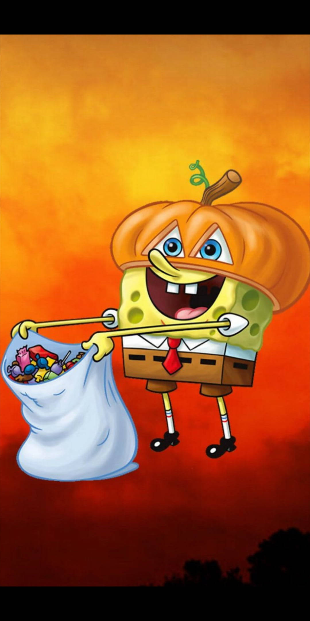 Spongebob Cool 桌布 壁紙 — 海綿寶寶穿著南瓜服裝，在火紅的橙色和紅色日落天空下，高興地拿著一袋糖果。