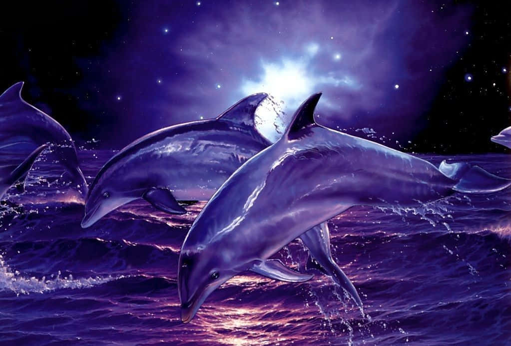 dolphins 桌布 壁紙 — 海豚在閃爍的紫色波浪中跳躍，下方是星光璀璨的宇宙天空和一輪明亮的月亮。