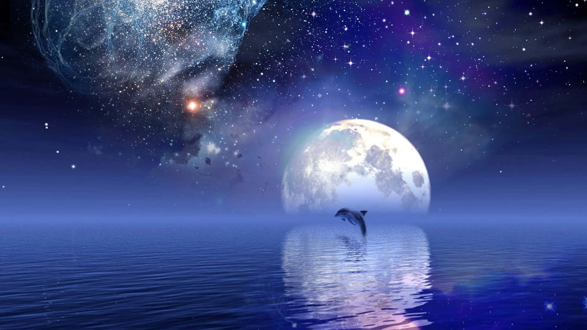 海豚 桌布 壁紙 — 海豚從平靜的海洋中躍起，在繁星點點的夜空下，一輪巨大的月亮和發光的星雲。