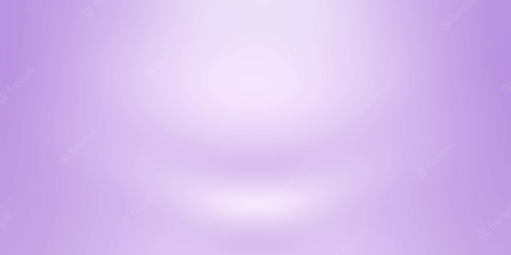 Solid Light Purple 桌布 壁紙 — 淡紫色與白色的柔和漸變，搭配溫柔的光線擴散，營造出夢幻空靈的背景。