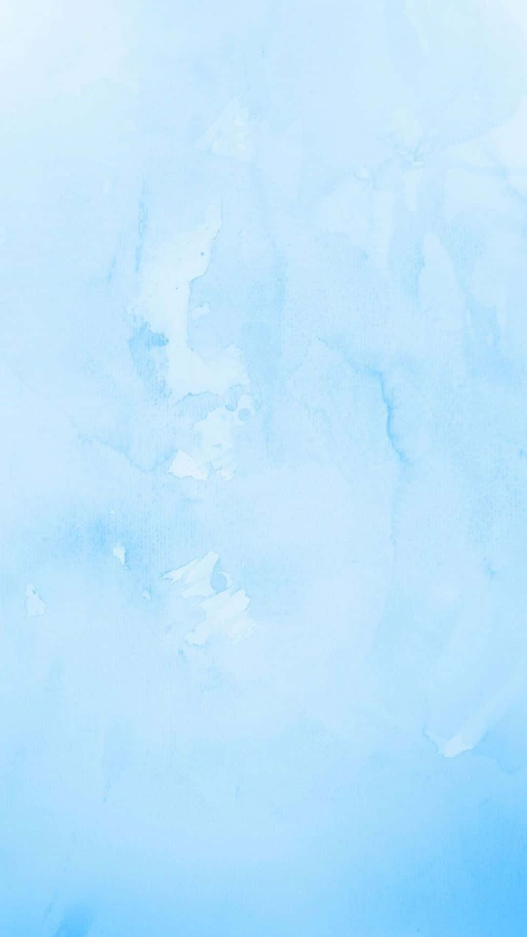 Pastel Blue Solid 桌布 壁紙 — 淡藍色和白色的柔和水彩洗滌，邊緣柔和滲開，質感細膩。