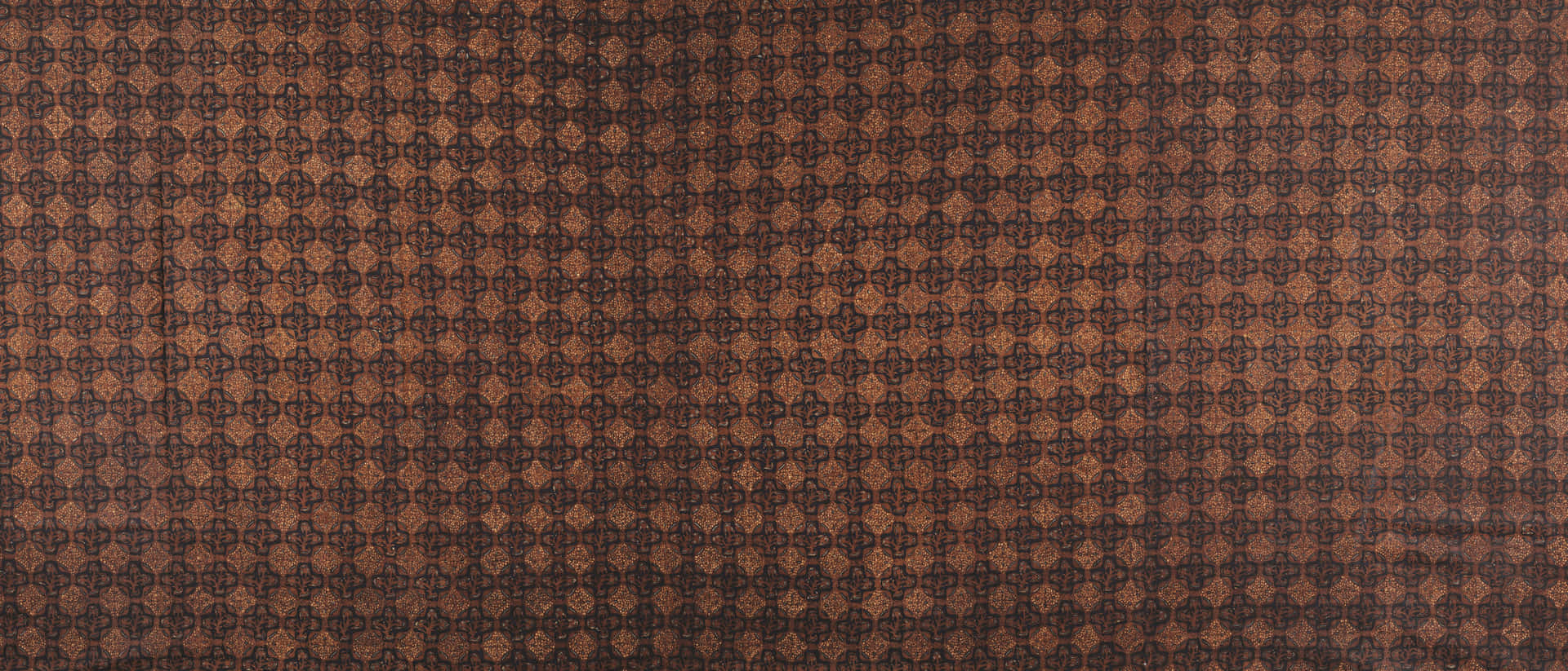 Brown Texture 桌布 壁紙 — 深棕色十字重複幾何圖案的豐富棕色紋理壁紙特寫。