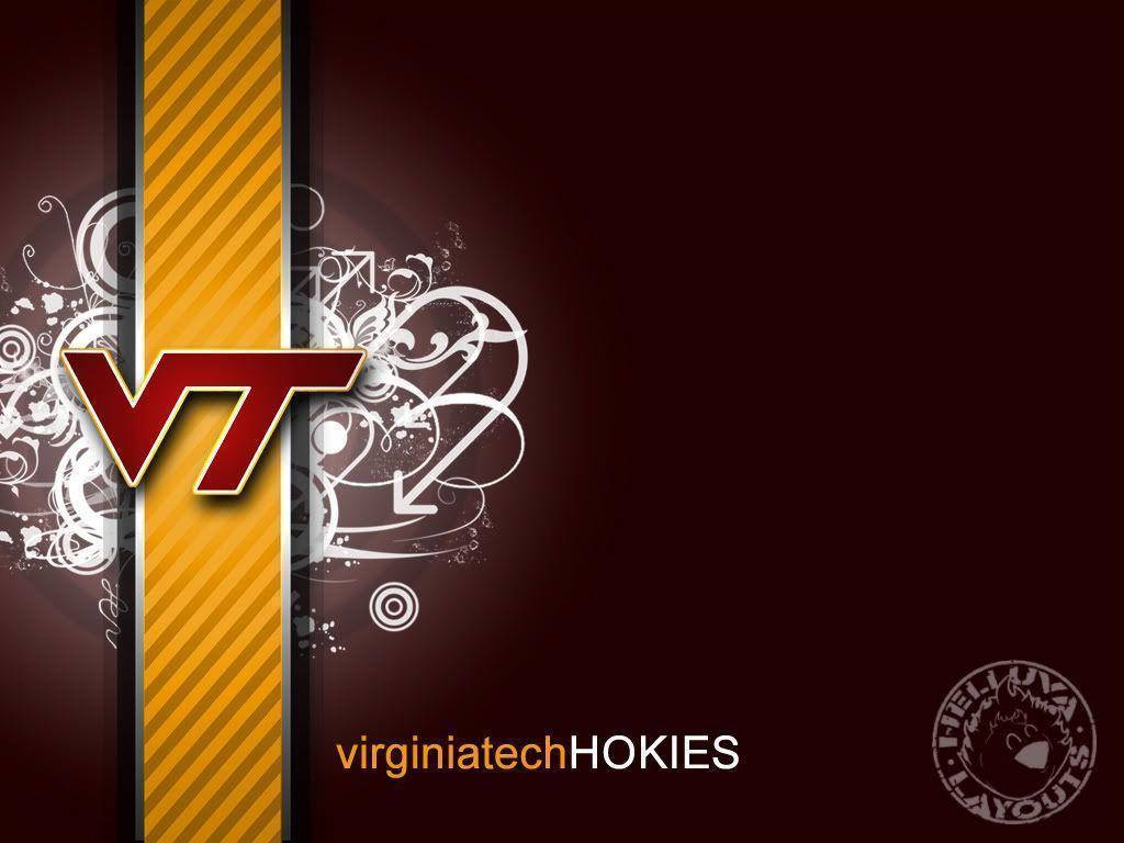 Virginia Tech 桌布 壁紙 — 深棗紅色背景上帶有金色條紋和白色漩渦的大膽紅色VT標誌，並有'virginiatechHOKIES'文字。