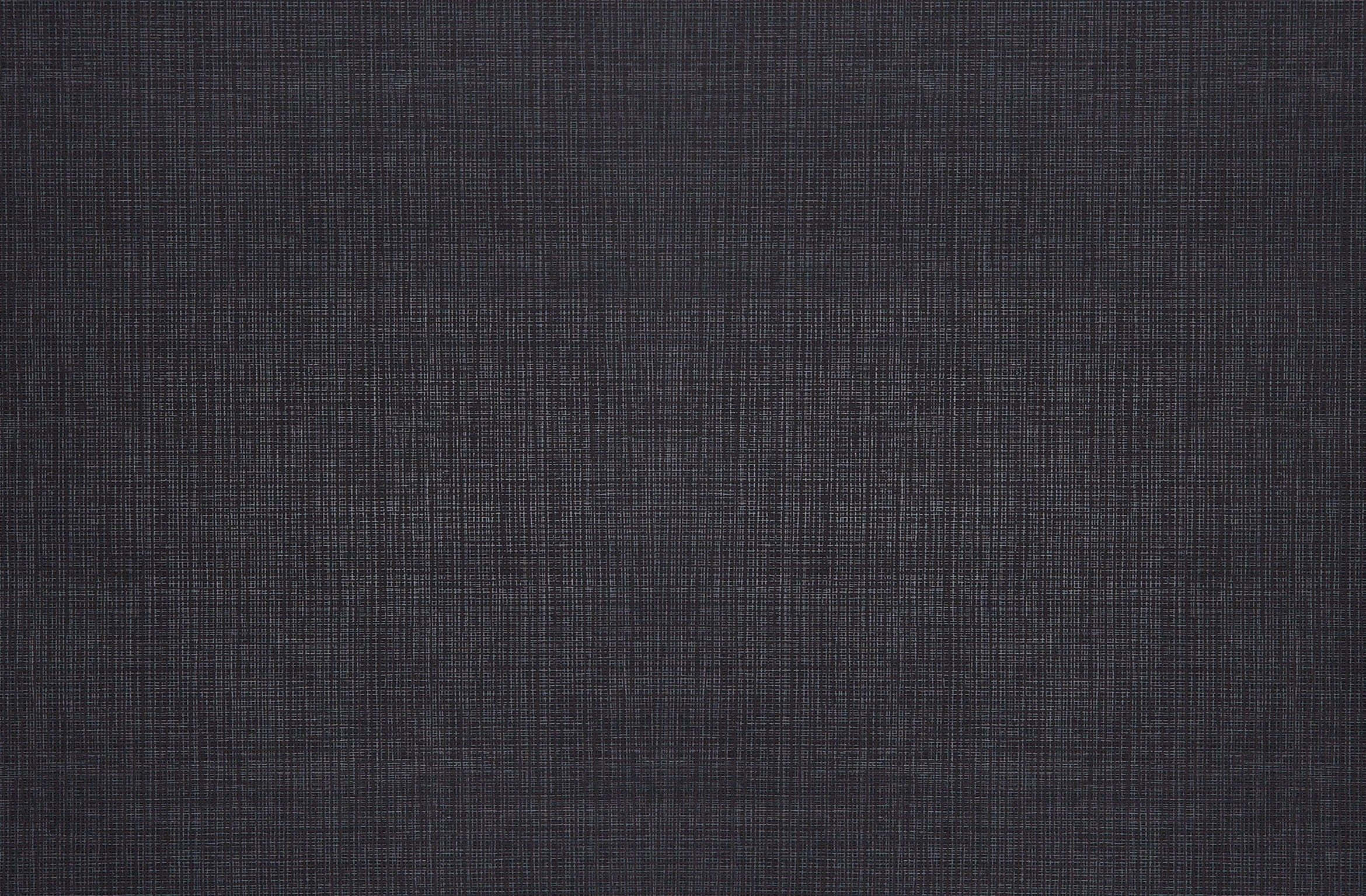 Solid Grey 桌布 壁紙 — 深炭灰色布料特寫，具有細緻編織紋理和微妙的垂直線條圖案。