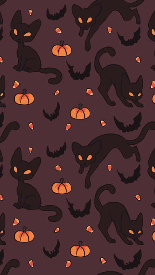 iPhone Cute Halloween 桌布 壁紙 — 深紫色壁紙，重複出現黑貓、發光橙色眼睛、南瓜和蝙蝠，以萬聖節為主題。
