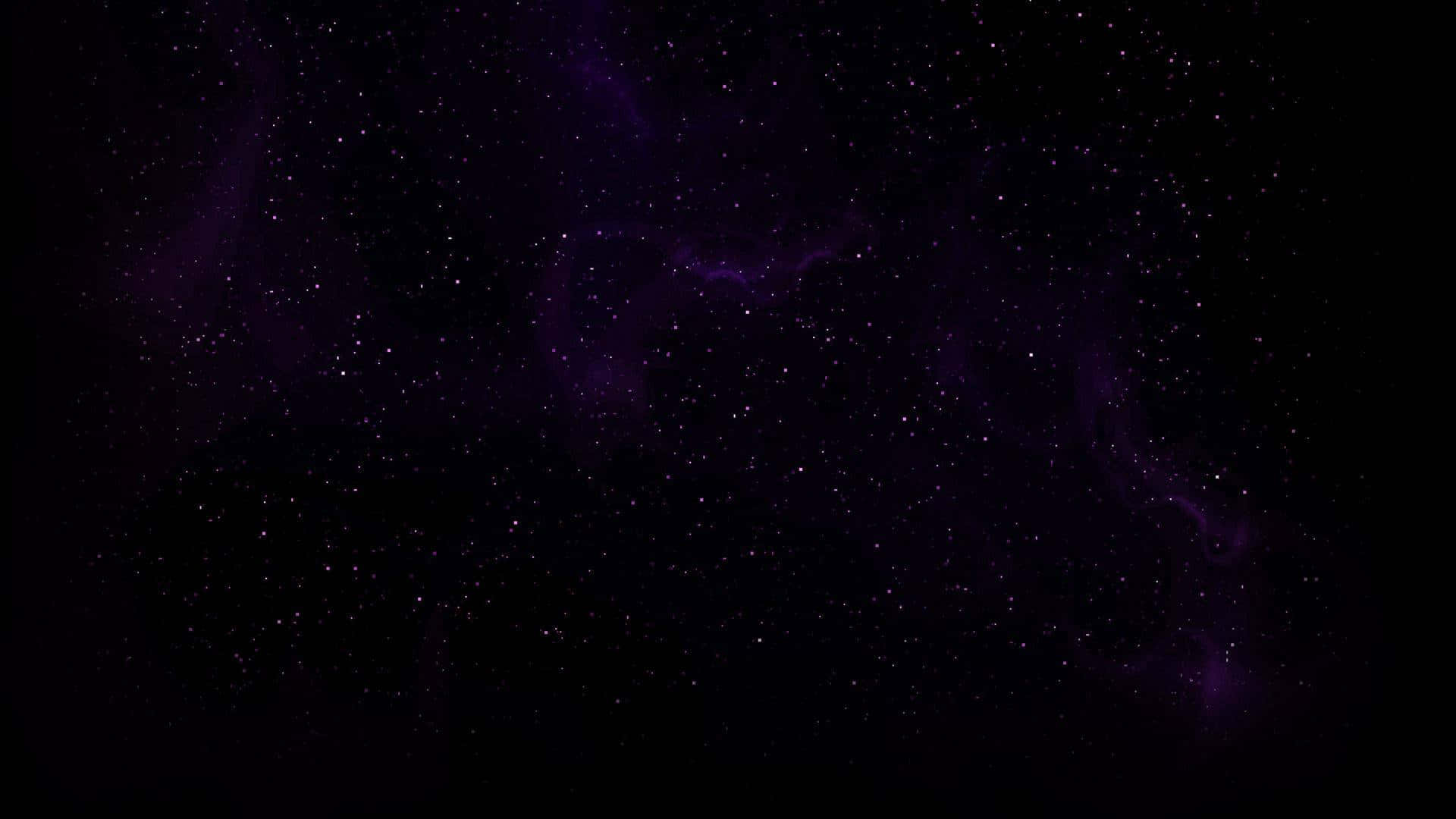Aesthetic Night Sky 桌布 壁紙 — 深紫色星雲在黑色宇宙背景下與散落的星星旋轉。