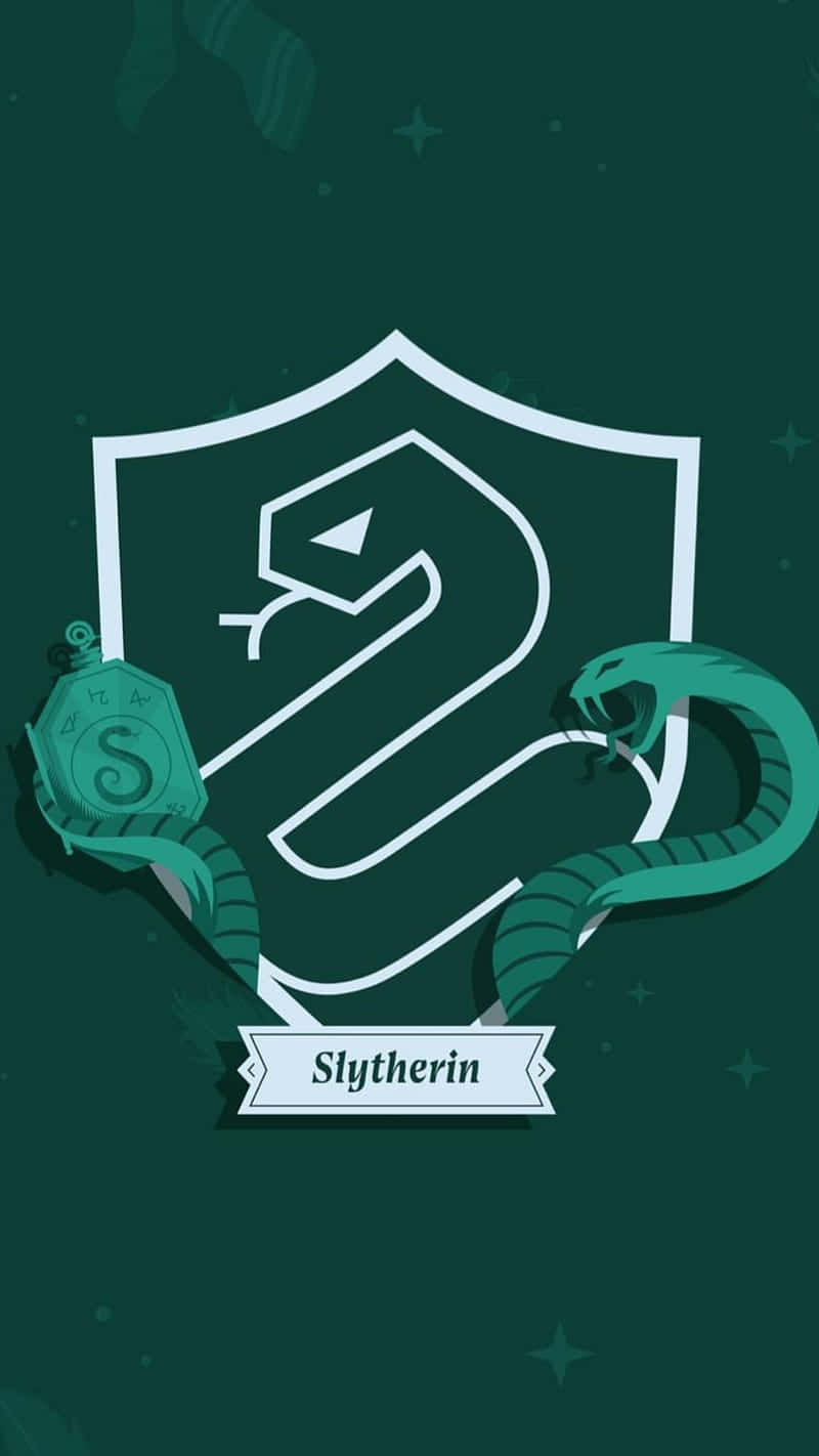 Cute Slytherin 桌布 壁紙 — 深綠色背景上，帶有盤繞的綠色蛇和銀色盾牌的史萊哲林學院徽章。