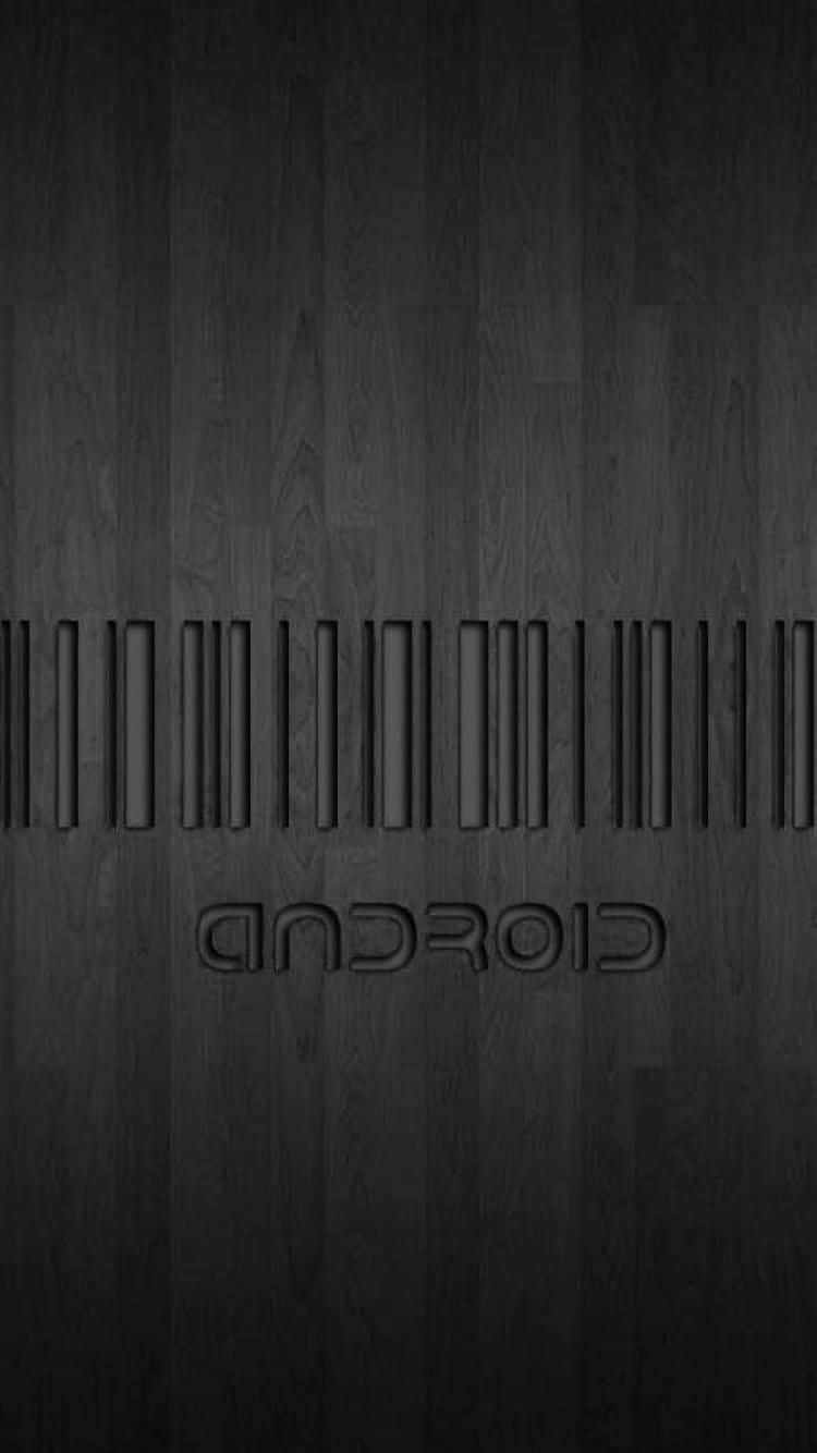 Barcode Scanning 桌布 壁紙 — 深色木紋壁紙，帶有浮雕Android標誌和條碼設計，單色。