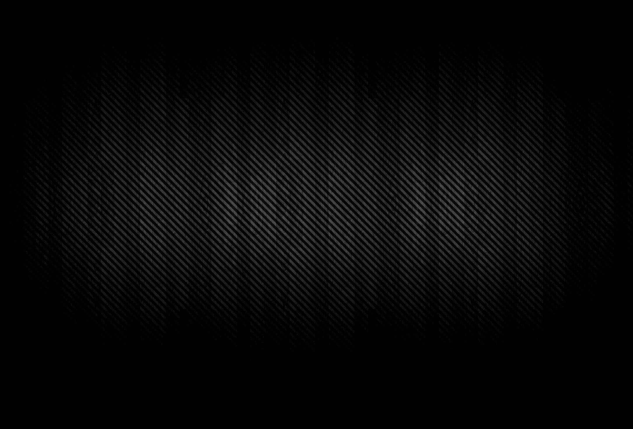 Dark Web 桌布 壁紙 — 深色紋理背景，帶有對角灰色條紋，逐漸淡出至黑色邊緣。