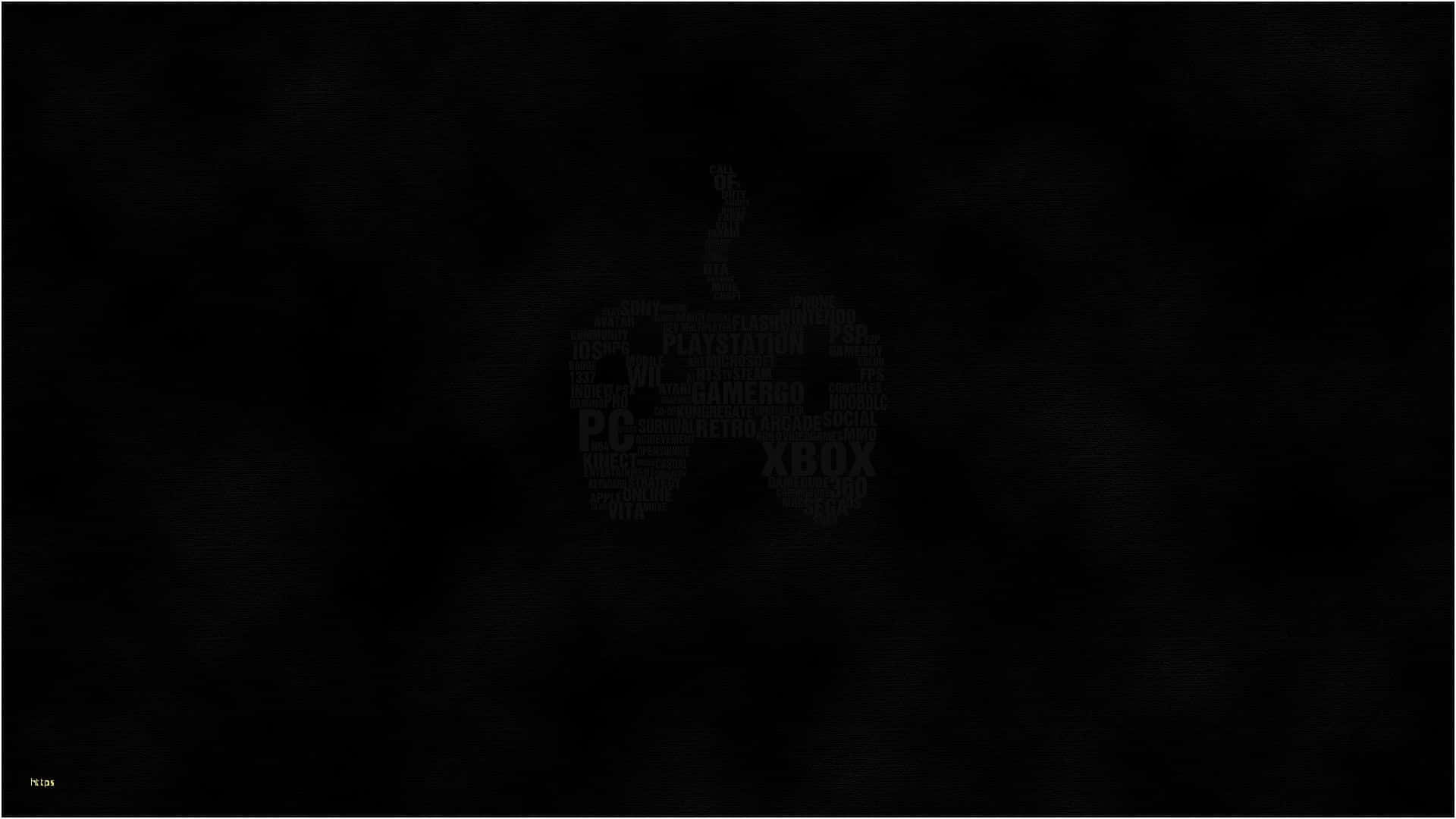 Gaming Pc 桌布 壁紙 — 深色紋理背景上，由遊戲平台文字（包括 PlayStation、Xbox 和 PC）形成一個模糊的蘋果輪廓。