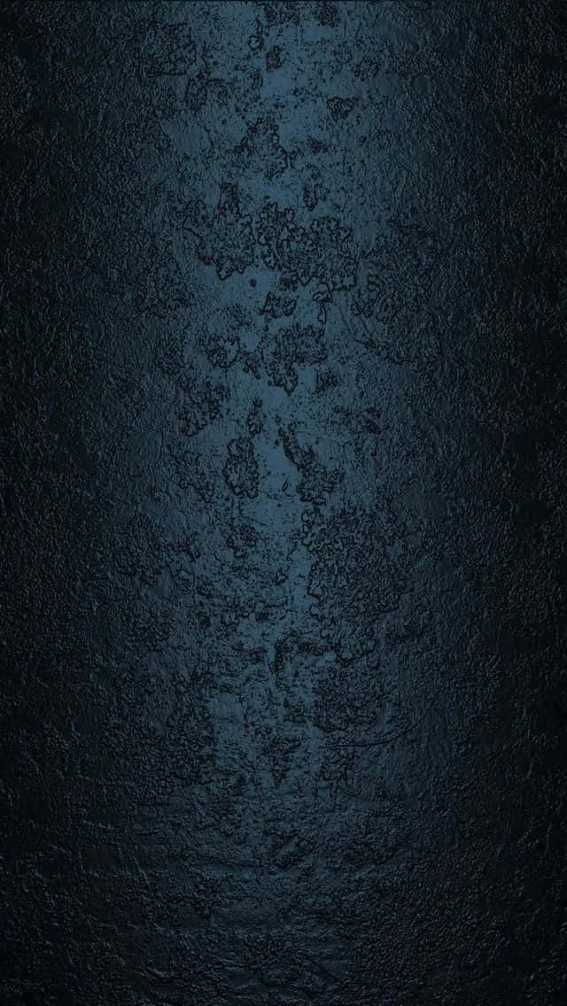 640x1136 桌布 壁紙 — 深色紋理藍色牆壁，帶有微妙的有機圖案和中央垂直光芒。