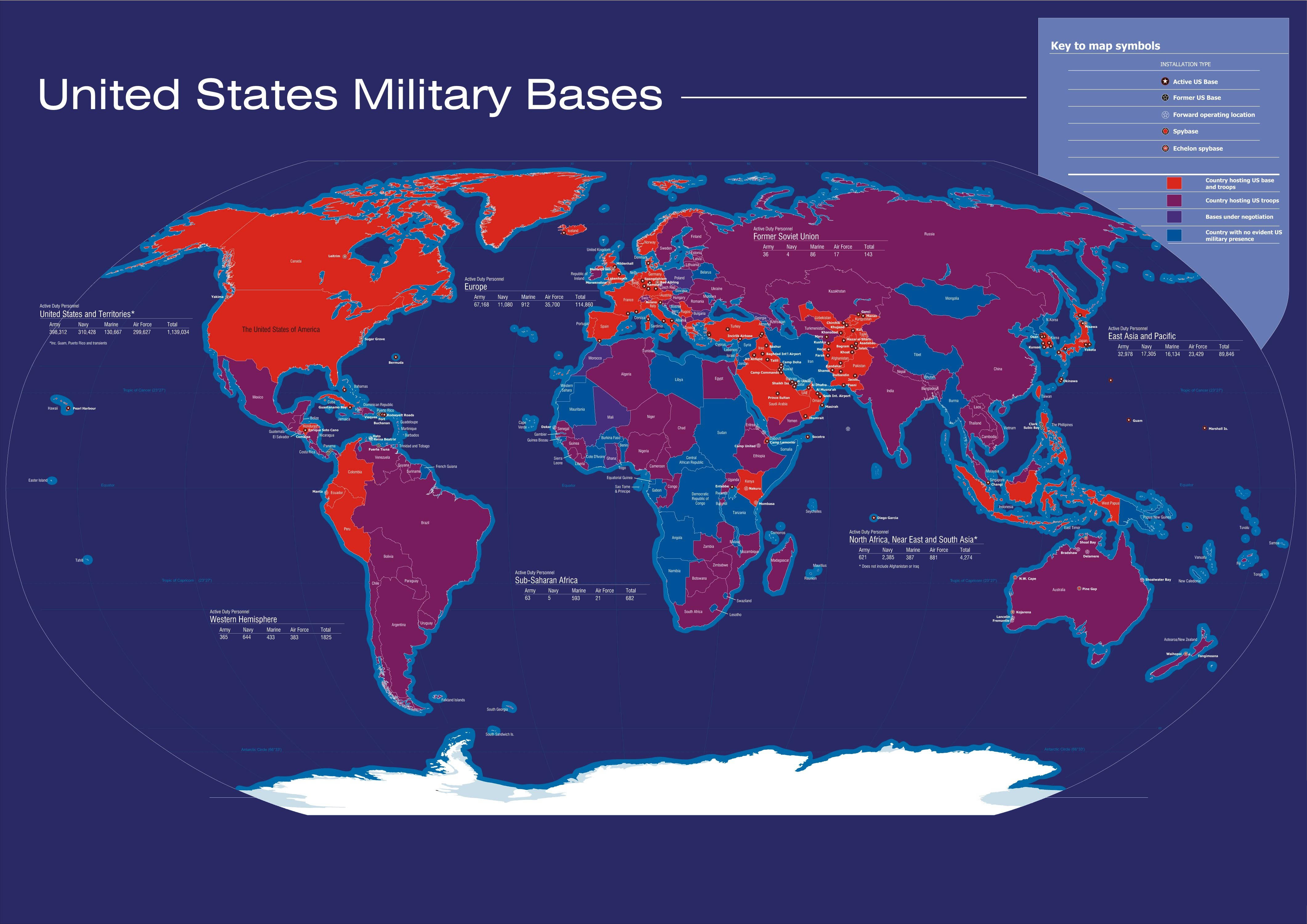 United States Map 桌布 壁紙 — 深藍色世界地圖使用清晰的圖例，以紅色和紫色點突出顯示各大洲的美國軍事基地。