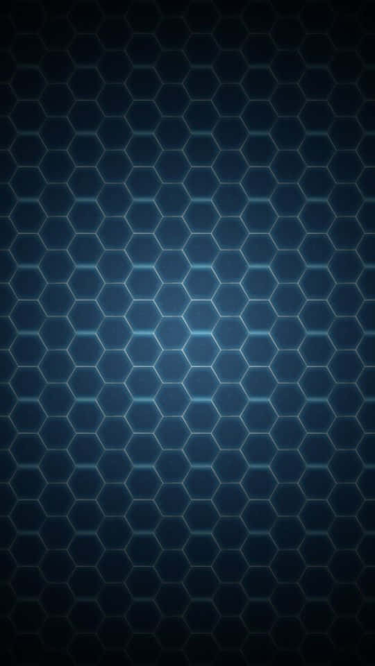 540x960 桌布 壁紙 — 深藍色六邊形網格圖案，帶有從中心輻射的發光線條，營造出未來科技感。