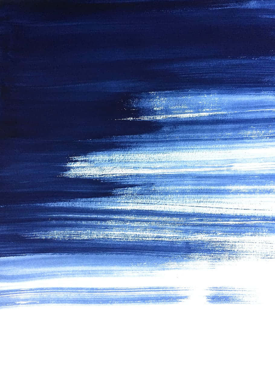 Brush Stroke 桌布 壁紙 — 深藍色和白色的粗獷筆觸，以紋理層次創造出動態的抽象構圖。