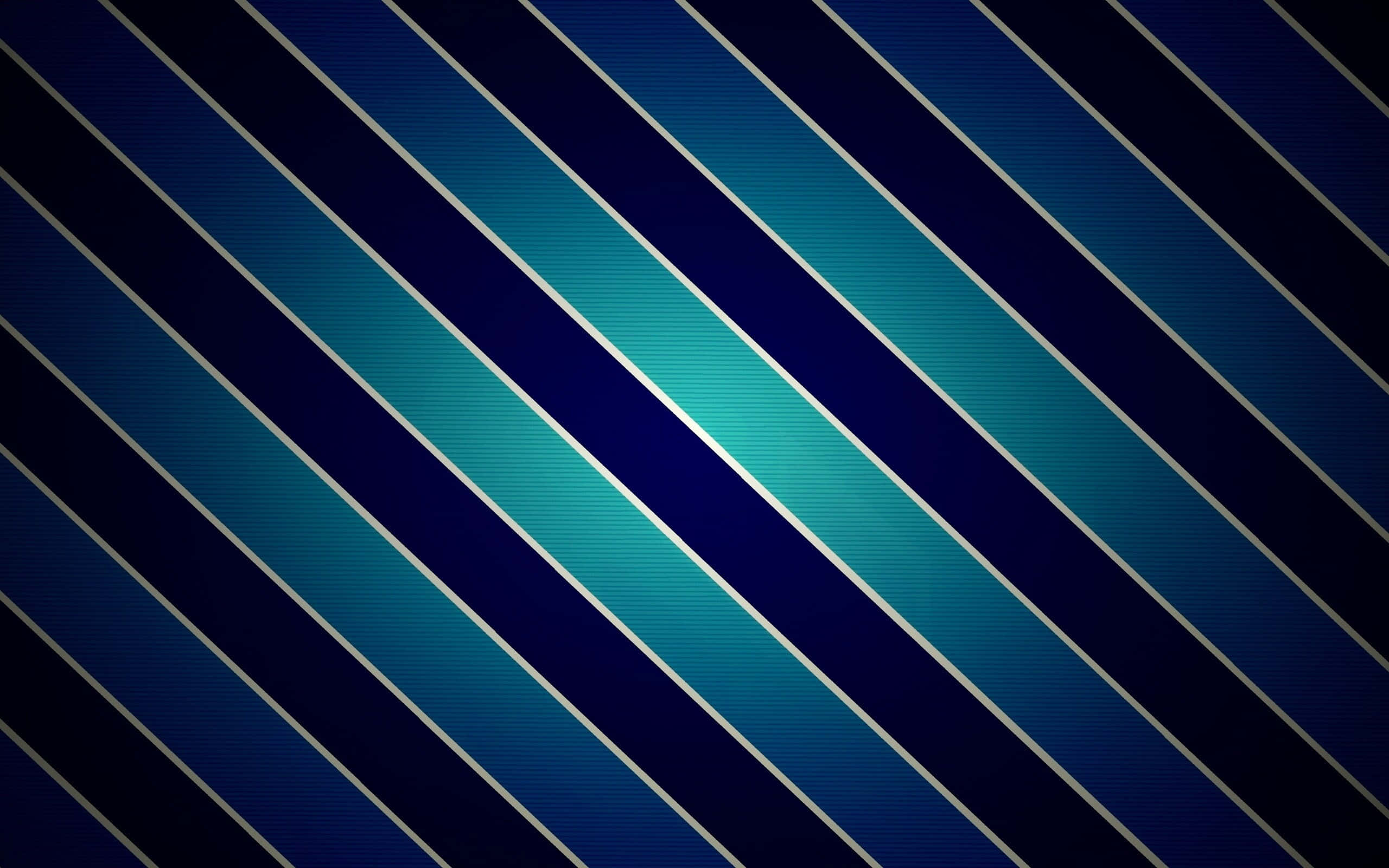 Cute Stripes 桌布 壁紙 — 深藍色和藍綠色的對角條紋搭配銀色點綴，創造出時尚現代的抽象圖案。