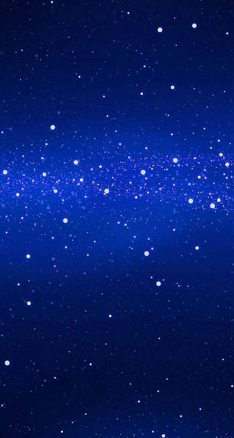 桌布 壁紙 — 深藍色夜空，佈滿閃爍星星，一條發光的天體帶橫跨天際。