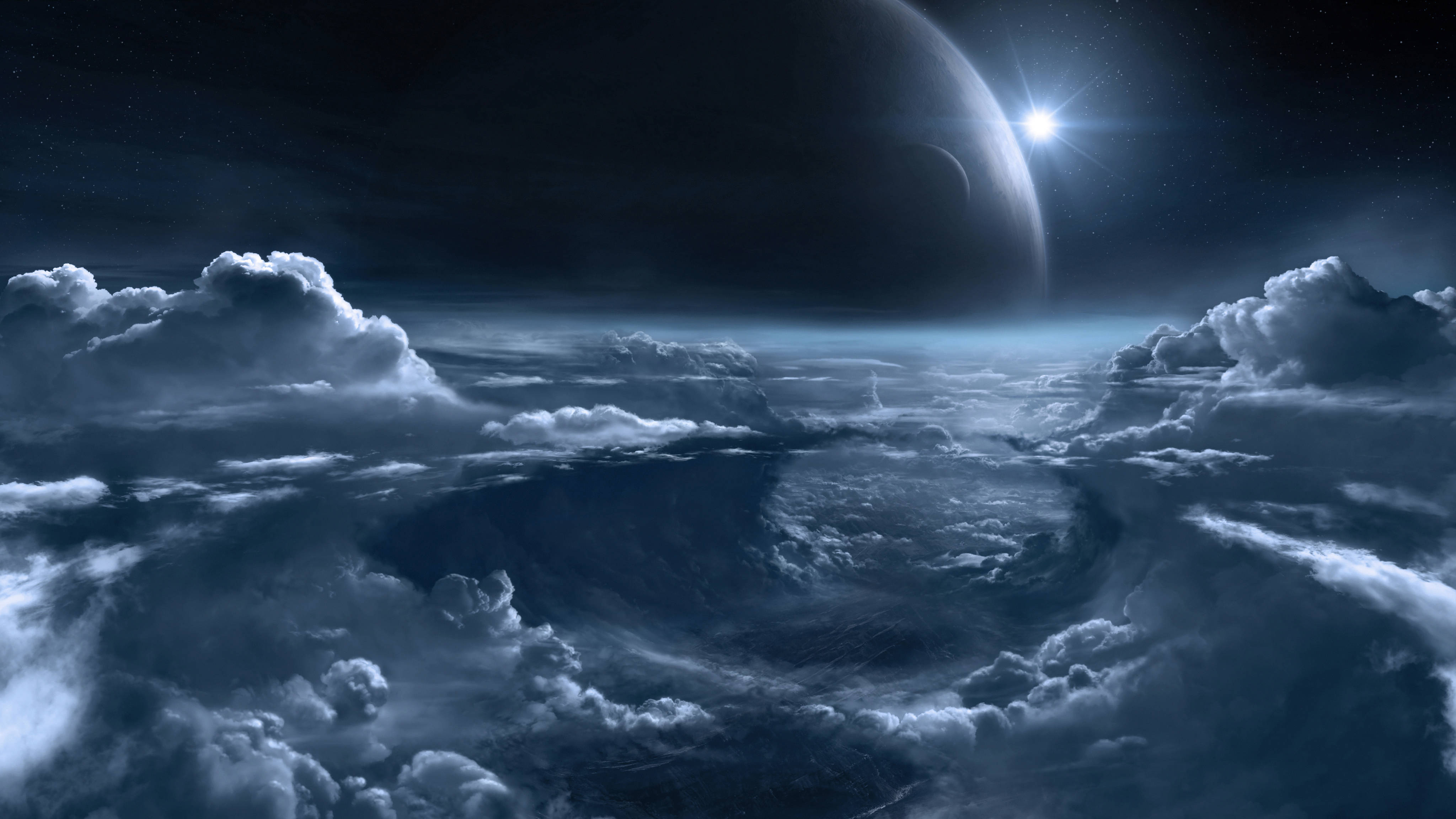 雲朵 桌布 壁紙 — 深藍色太空中，一顆發光的星星和一顆遙遠的行星下，旋轉雲層的宇宙景觀。