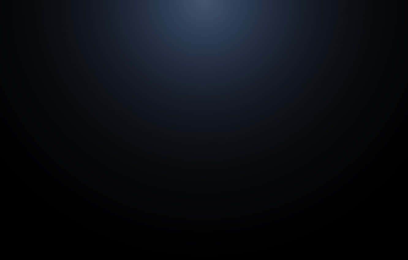 Black Blur 桌布 壁紙 — 深藍色漸變至黑色，中心帶有柔和光芒。