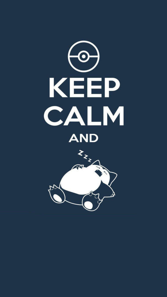 搞笑 iPhone 桌布 壁紙 — 深藍色背景上，在「KEEP CALM AND」文字下方有一隻正在睡覺的卡比獸的極簡白色線條藝術插圖，並附有精靈球圖示。