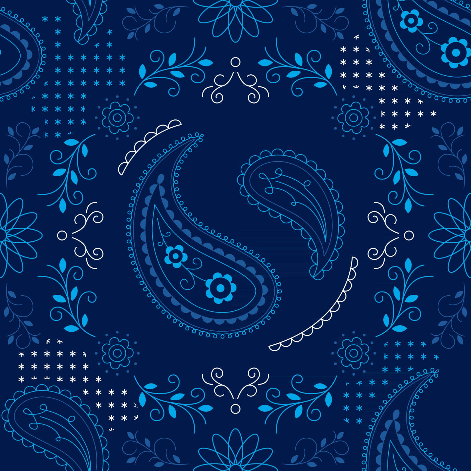bandana 桌布 壁紙 — 深藍色背景上綴有精緻的淺藍色佩斯利和花卉圖案，形成重複的無縫設計。
