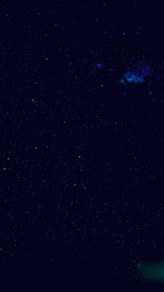 銀河 iPhone 桌布 壁紙 — 深邃的藍色宇宙空間，點綴著無數星星和色彩鮮豔的發光星雲。