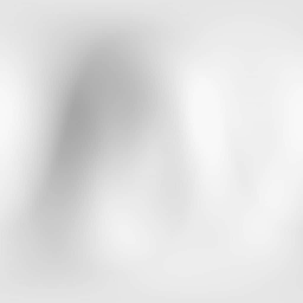 帶有柔和污蹟的簡約抽象灰白漸變背景。 — Google pixel 壁紙