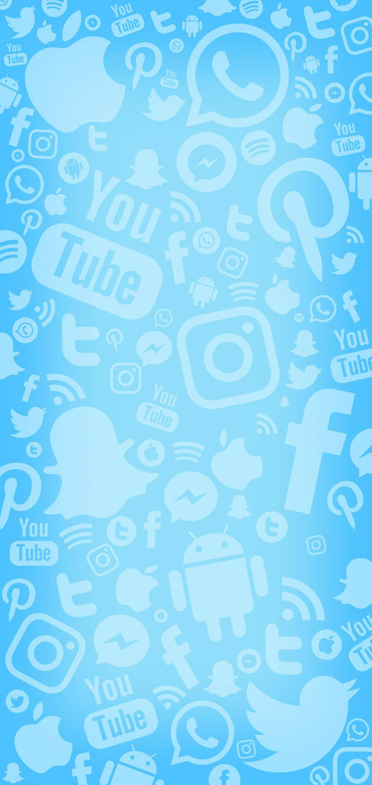 Social 桌布 壁紙 — 淺藍色漸層桌布，上面佈滿微弱的白色社交媒體和應用程式圖示，例如 YouTube、Instagram 和 Twitter。